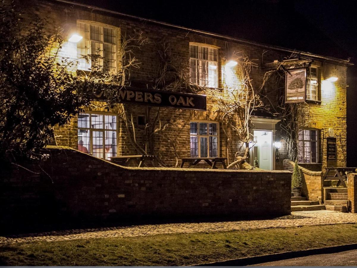 Cowpers Oak Acomodação com café da manhã Olney Exterior foto
